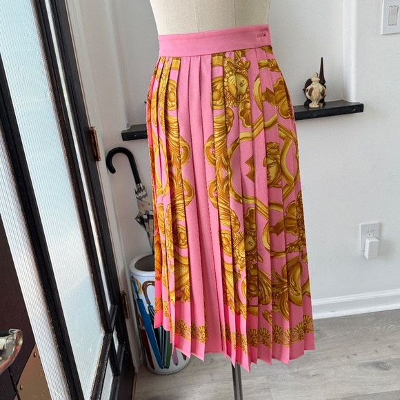 Versace Heritage Print Pleated Midi Skirt,  36 (US 0) NWT Retail $2000 - Pictur - Picture 3 of 12